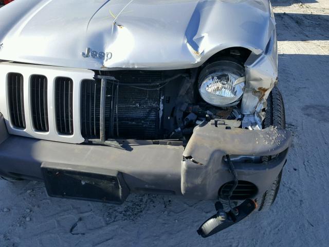 1J4GL48K14W232865 - 2004 JEEP LIBERTY SP SILVER photo 9