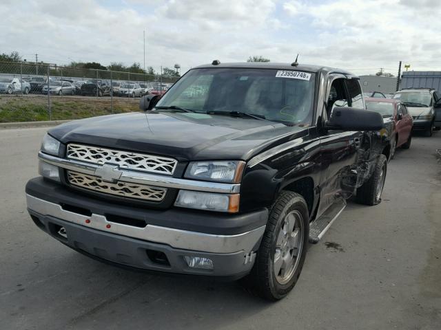 2GCEC19N651306228 - 2005 CHEVROLET SILVERADO BLACK photo 2