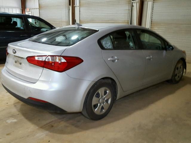 KNAFK4A62G5607302 - 2016 KIA FORTE LX SILVER photo 4