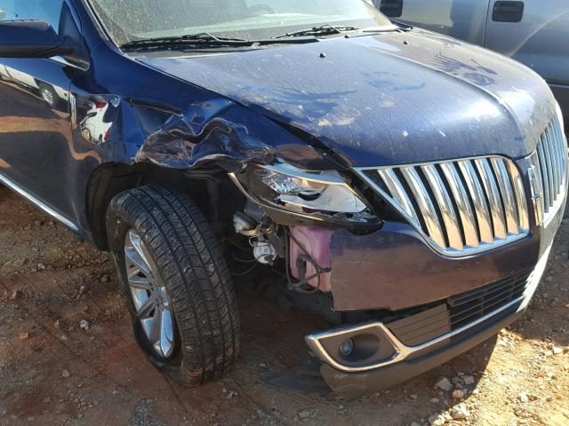 2LMDJ6JK2BBJ31143 - 2011 LINCOLN MKX BLUE photo 9