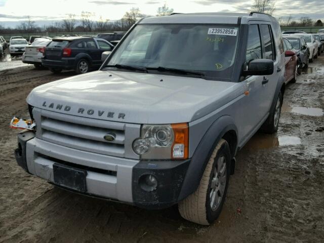 SALAA25495A302888 - 2005 LAND ROVER LR3 SILVER photo 2