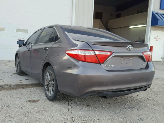 4T1BF1FK6FU029540 - 2015 TOYOTA CAMRY LE GRAY photo 3