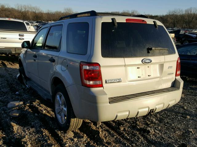 1FMCU93198KA95549 - 2008 FORD ESCAPE XLT SILVER photo 3