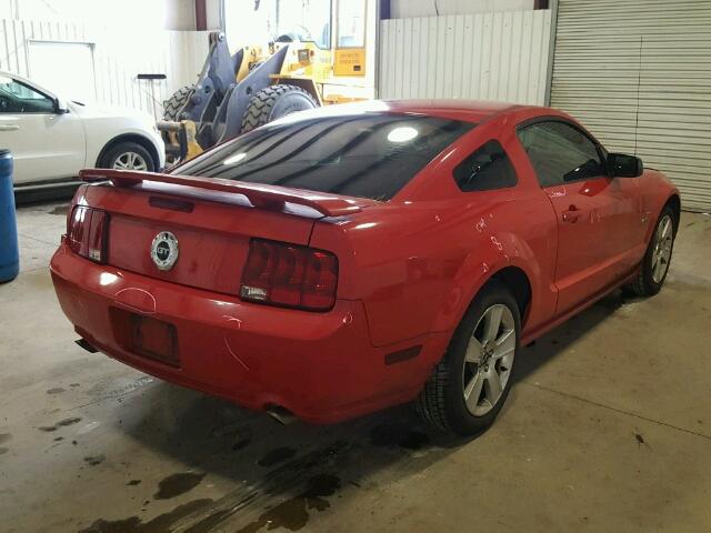 1ZVFT82HX75283052 - 2007 FORD MUSTANG GT RED photo 4