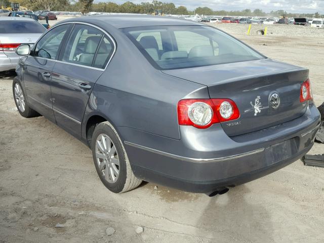 WVWJK73C88E193896 - 2008 VOLKSWAGEN PASSAT TUR GRAY photo 3