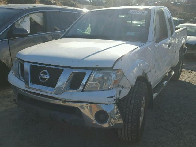 1N6AD06W79C422036 - 2009 NISSAN FRONTIER K WHITE photo 2