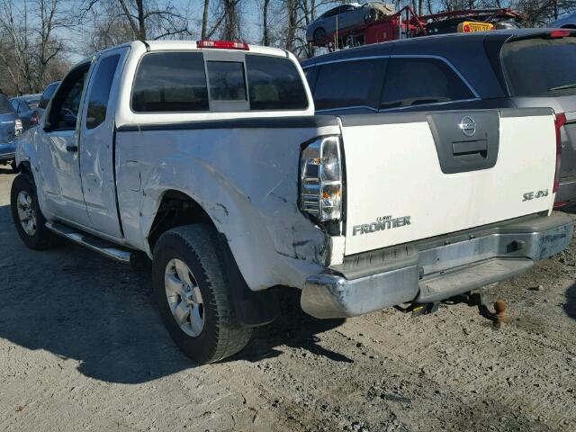 1N6AD06W79C422036 - 2009 NISSAN FRONTIER K WHITE photo 3