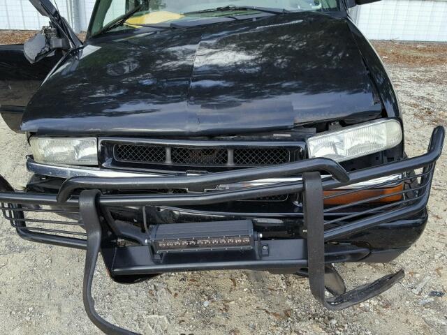 1GNCS18X74K167231 - 2004 CHEVROLET BLAZER BLACK photo 7