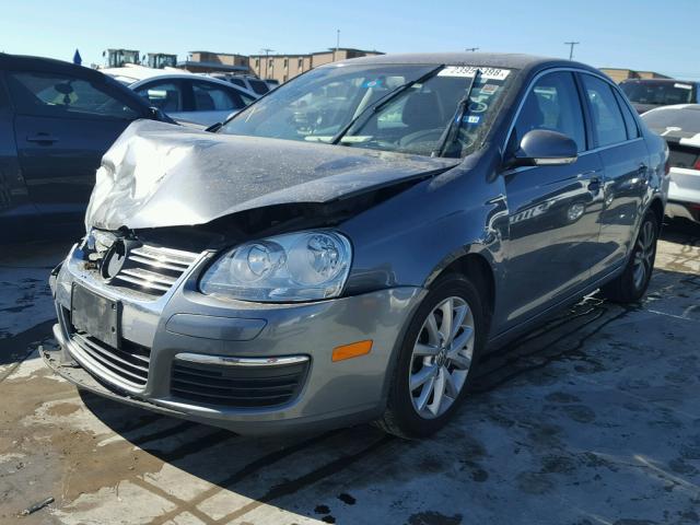 3VWRZ7AJ2AM070981 - 2010 VOLKSWAGEN JETTA SE GRAY photo 2