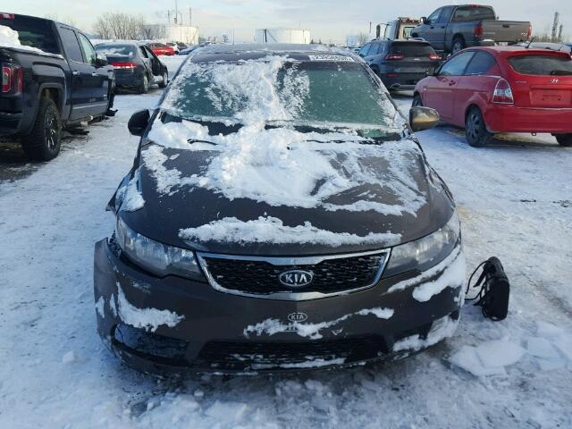 KNAFW4A34B5407198 - 2011 KIA FORTE SX BROWN photo 9