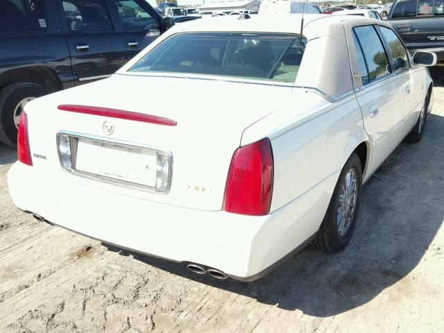 1G6KE57Y24U180795 - 2004 CADILLAC DEVILLE DH WHITE photo 4