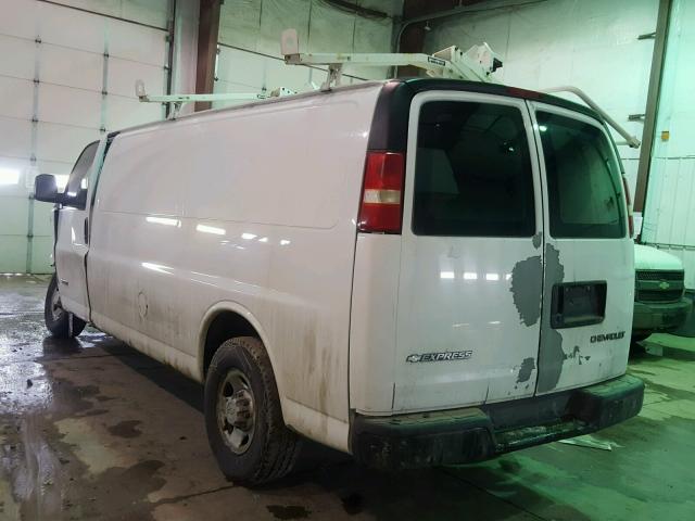 1GCGG29V051255236 - 2005 CHEVROLET EXPRESS G2 WHITE photo 3