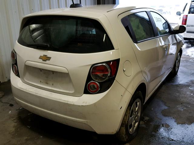 1G1JA6SHXF4119014 - 2015 CHEVROLET SONIC LS WHITE photo 4