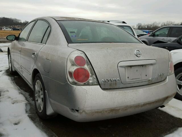 1N4AL11DX5N410629 - 2005 NISSAN ALTIMA S SILVER photo 3