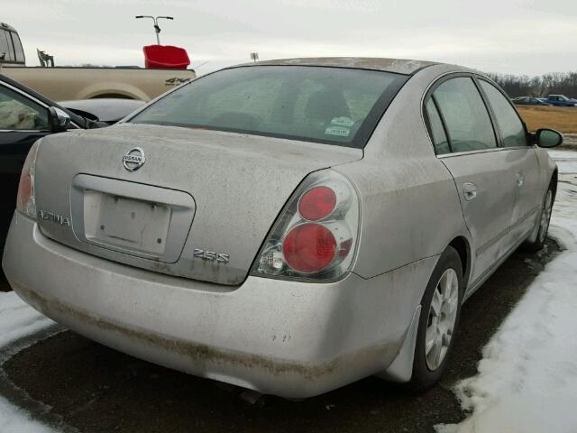 1N4AL11DX5N410629 - 2005 NISSAN ALTIMA S SILVER photo 4