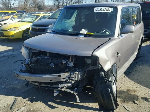 JTLKT324540148186 - 2004 TOYOTA SCION XB SILVER photo 2