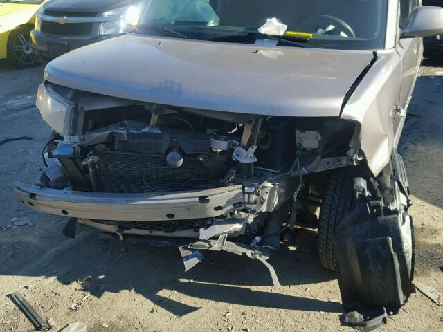 JTLKT324540148186 - 2004 TOYOTA SCION XB SILVER photo 9