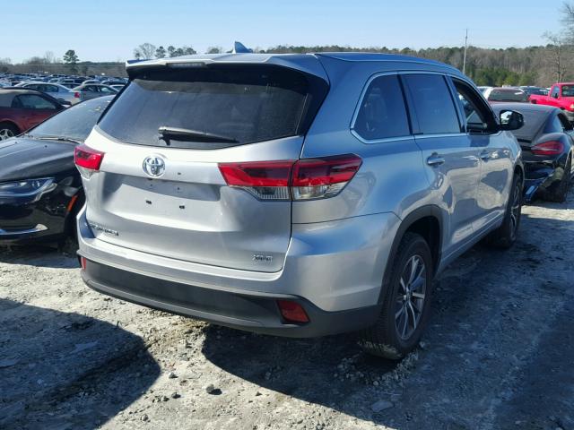 5TDKZRFH1HS513069 - 2017 TOYOTA HIGHLANDER SILVER photo 4