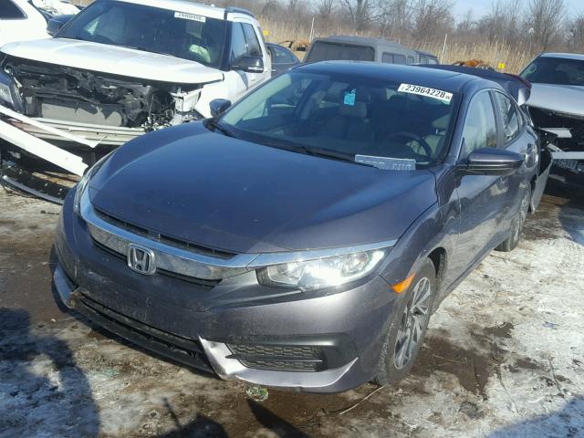 19XFC2F71HE078002 - 2017 HONDA CIVIC EX ნაცრისფერი ფოტო 2