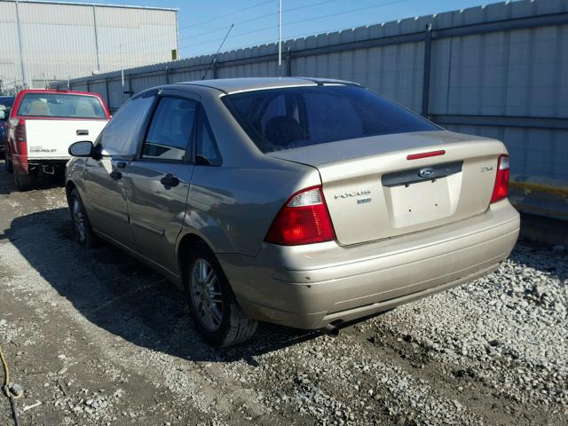 1FAFP34N46W173318 - 2006 FORD FOCUS ZX4 BEIGE photo 3