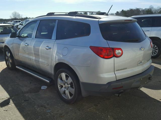 1GNER33D09S104878 - 2009 CHEVROLET TRAVERSE L SILVER photo 3