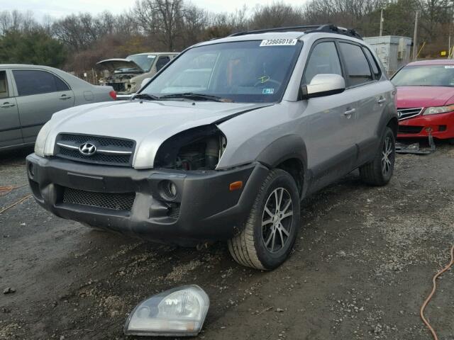 KM8JN12DX5U147739 - 2005 HYUNDAI TUCSON GLS SILVER photo 2