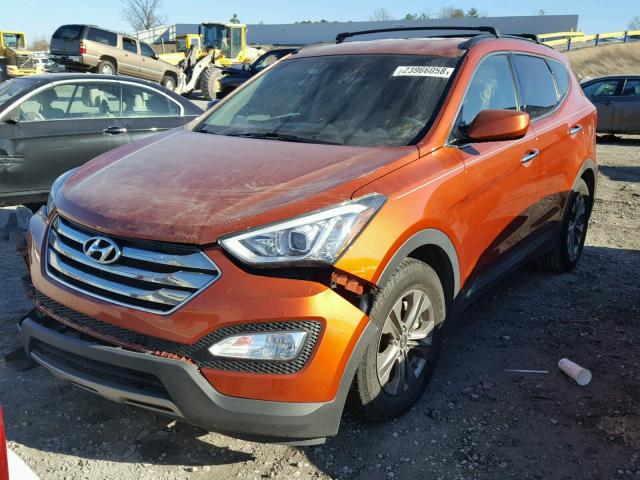 5XYZU3LB2GG363821 - 2016 HYUNDAI SANTA FE S ORANGE photo 2