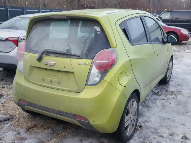 KL8CB6S99EC406329 - 2014 CHEVROLET SPARK LS GREEN photo 4