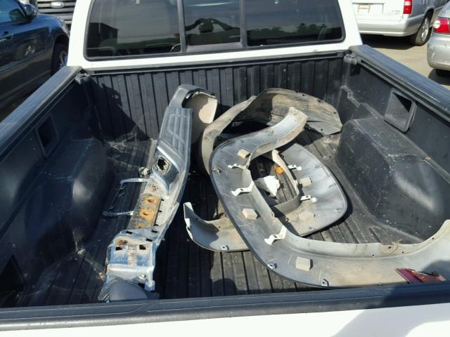 5TEKU72N46Z235606 - 2006 TOYOTA TACOMA DOU WHITE photo 9