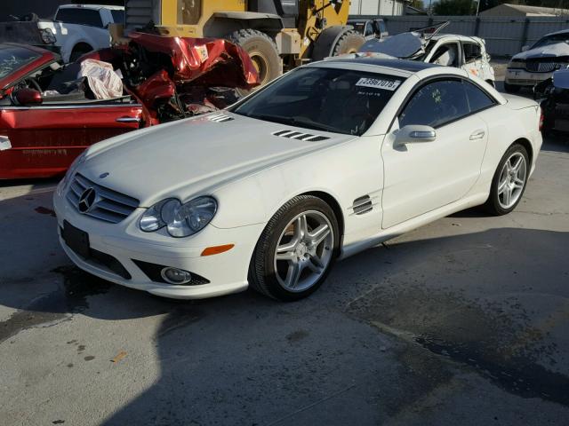 WDBSK71F57F133891 - 2007 MERCEDES-BENZ SL 550 WHITE photo 2