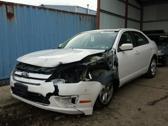 3FAHP0HA9BR199683 - 2011 FORD FUSION SE WHITE photo 2