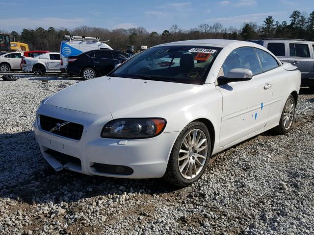 YV1MC67289J072505 - 2009 VOLVO C70 T5 WHITE photo 2