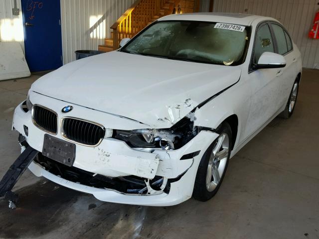 WBA3C3C50DF979807 - 2013 BMW 320 I WHITE photo 2