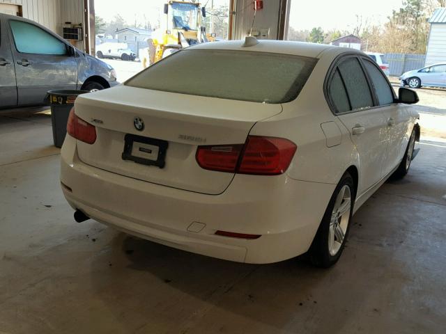 WBA3C3C50DF979807 - 2013 BMW 320 I WHITE photo 4