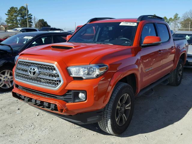 5TFCZ5AN8GX007645 - 2016 TOYOTA TACOMA DOU ORANGE photo 2