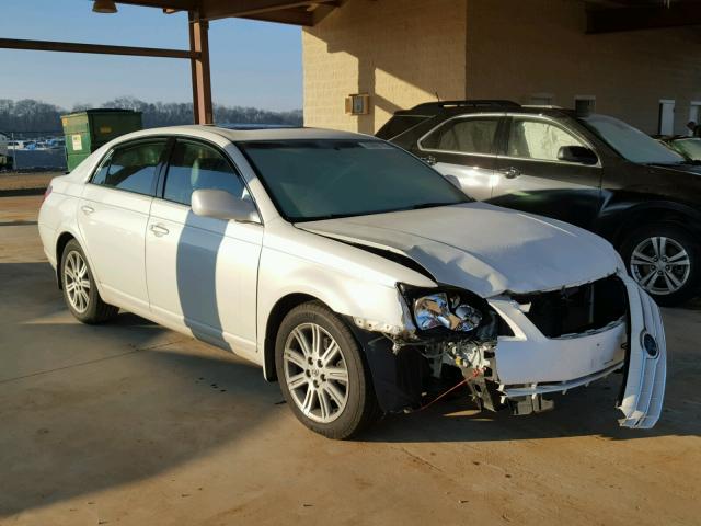 4T1BK36B45U031342 - 2005 TOYOTA AVALON XL WHITE photo 1