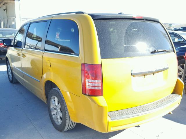 2A4RR5D17AR319555 - 2010 CHRYSLER TOWN & COU YELLOW photo 3