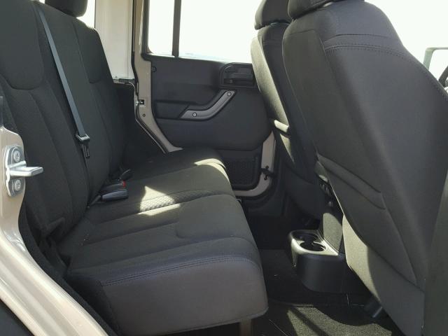 1C4BJWDG7GL316875 - 2016 JEEP WRANGLER U CREAM photo 6