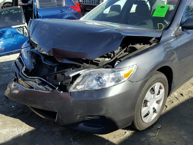 4T1BF3EK3BU171075 - 2011 TOYOTA CAMRY BASE GRAY photo 9