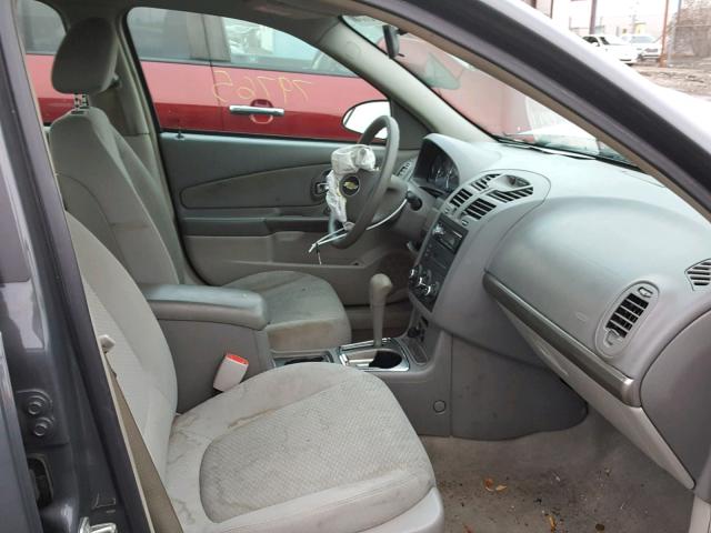 1G1ZS58F28F115952 - 2008 CHEVROLET MALIBU LS GRAY photo 5