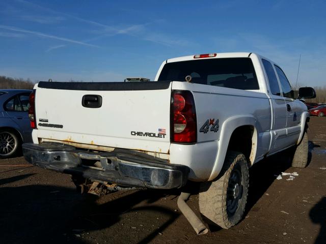 1GCHK29U55E151845 - 2005 CHEVROLET SILVERADO WHITE photo 4