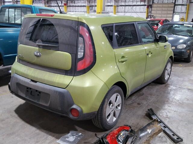 KNDJN2A2XF7792806 - 2015 KIA SOUL GREEN photo 4