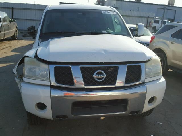 1N6AA07A25N516979 - 2005 NISSAN TITAN XE WHITE photo 9