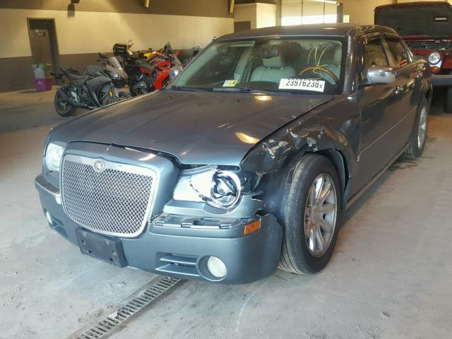 2C3AA63HX5H153630 - 2005 CHRYSLER 300C GRAY photo 2