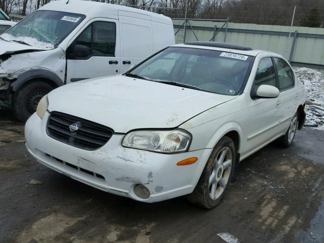 JN1CA31A2YT008813 - 2000 NISSAN MAXIMA GLE WHITE photo 2