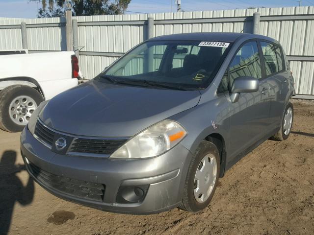 3N1BC13E39L450435 - 2009 NISSAN VERSA S GRAY photo 2