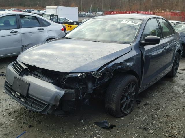 3VW1K7AJ9CM393378 - 2012 VOLKSWAGEN JETTA BASE 灰色 照片 2