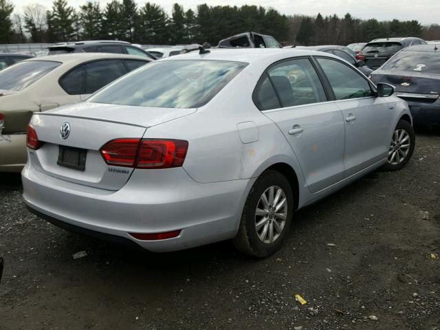 3VW637AJ5DM289748 - 2013 VOLKSWAGEN JETTA HYBR SILVER photo 4