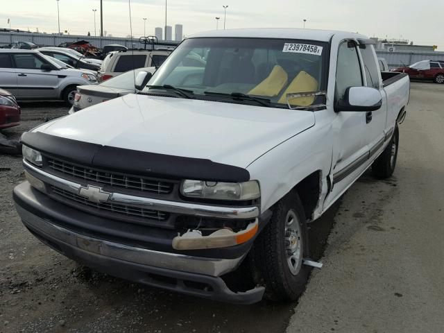 1GCFC29U4YZ109135 - 2000 CHEVROLET SILVERADO WHITE photo 2