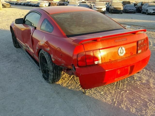 1ZVFT80N655120470 - 2005 FORD MUSTANG RED photo 3